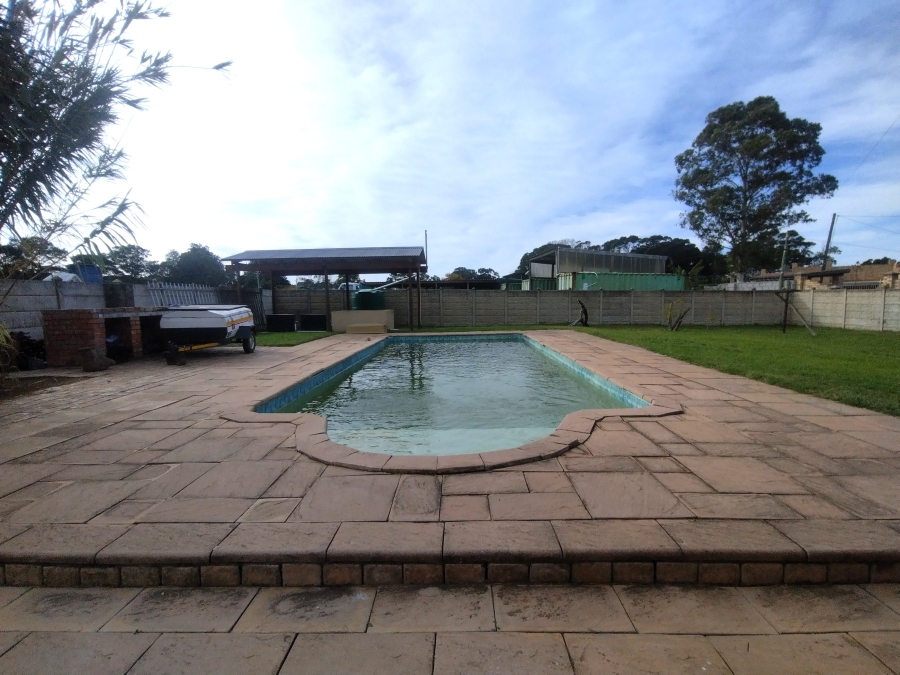 6 Bedroom Property for Sale in Kruisfontein Eastern Cape
